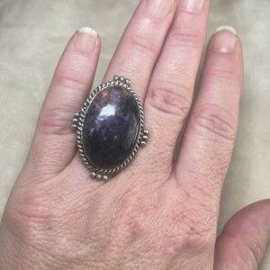 Woman’s silver rhodonite ring 7